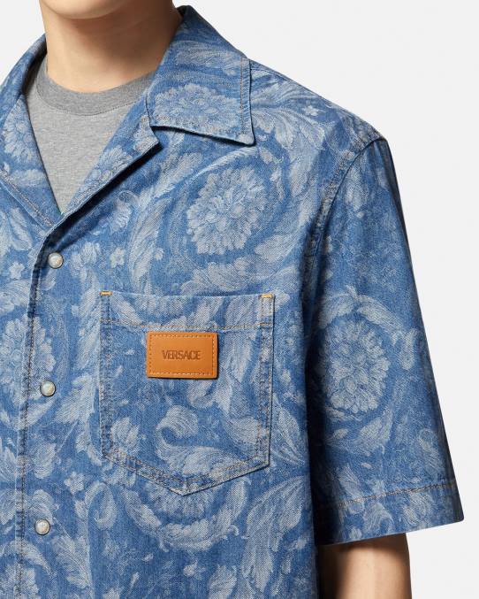 Versace ropa hombres camisa vaquera con silueta barroca 6BPV1298 Plano