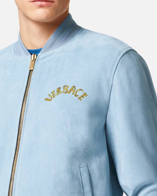 Versace ropa hombres chaqueta de ante con logo barroco y conchas marinas 6BPV1223 azul claro