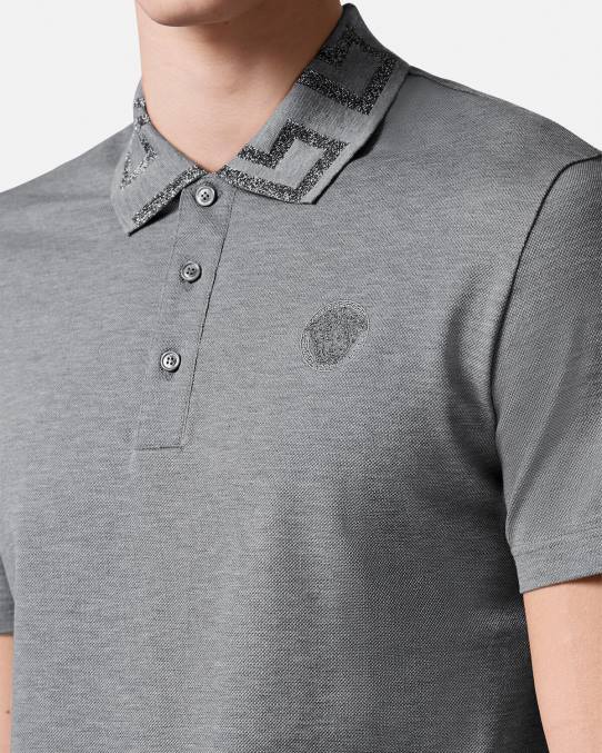 Versace ropa hombres playera tipo polo con greca 6BPV1358 gris