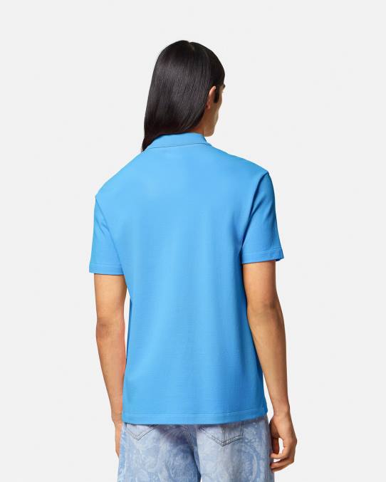 Versace ropa hombres playera tipo polo con logo barroco y conchas marinas 6BPV1362 azul claro