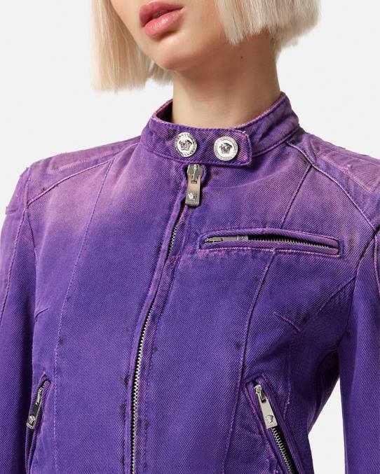 Versace ropa mujer chamarra biker de mezclilla con Medusa 6BPV93 Violeta