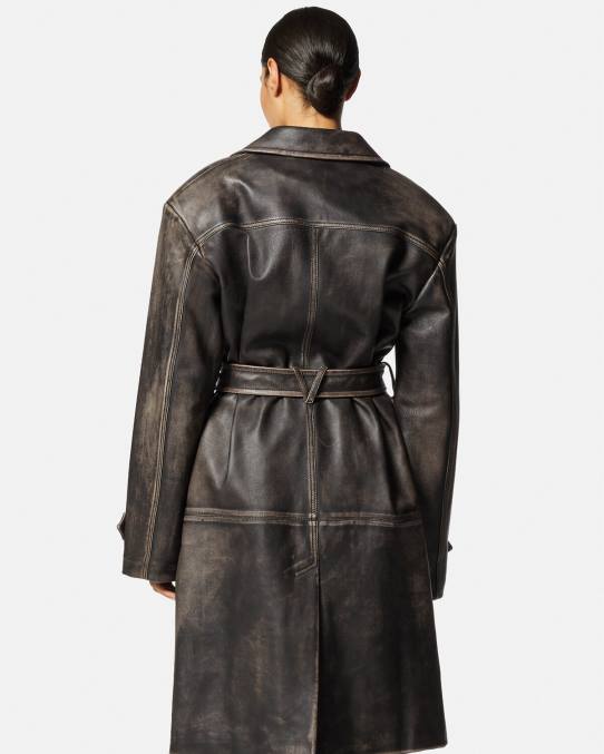 Versace ropa mujer gabardina barroco de cuero cepillado 6BPV97 gris