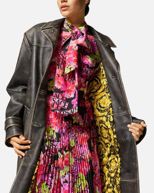 Versace ropa mujer gabardina barroco de cuero cepillado 6BPV97 gris